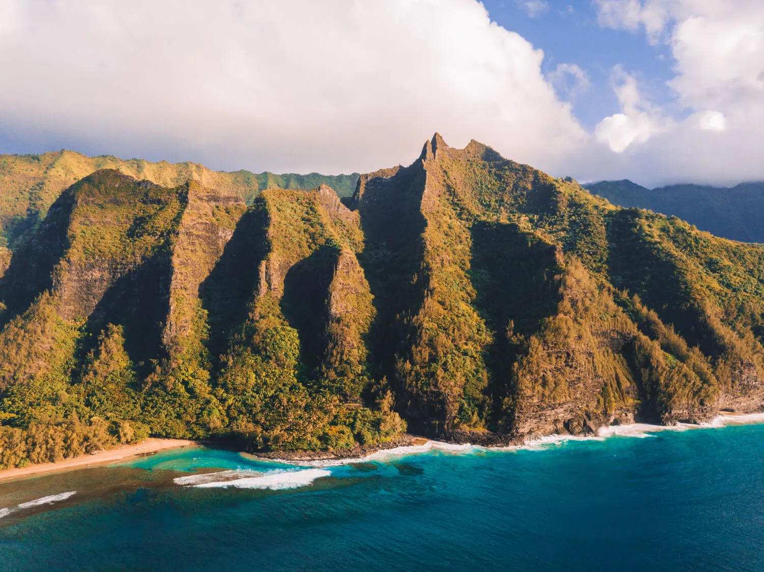 Explore Hawaii (Maui & Oahu), Hawaii (Maui & Oahu) - "Where the Pacific Writes in Turquoise."